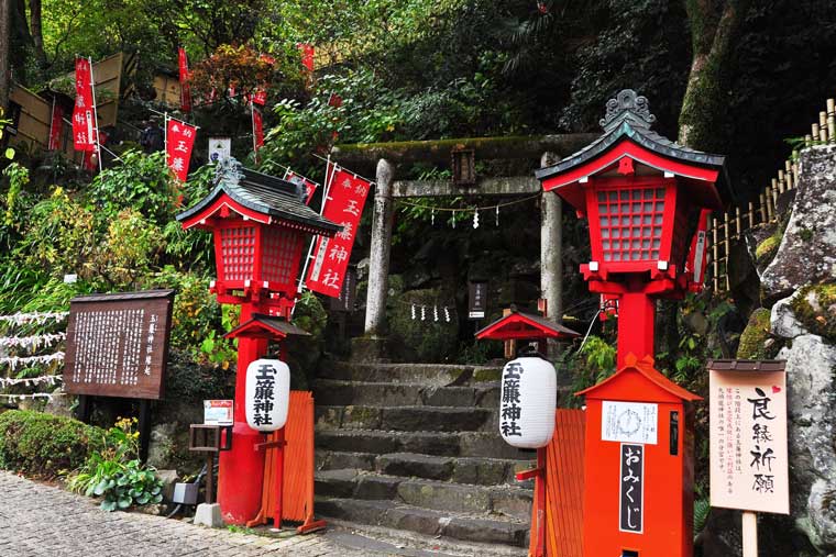玉簾神社(たまだれじんじゃ)
