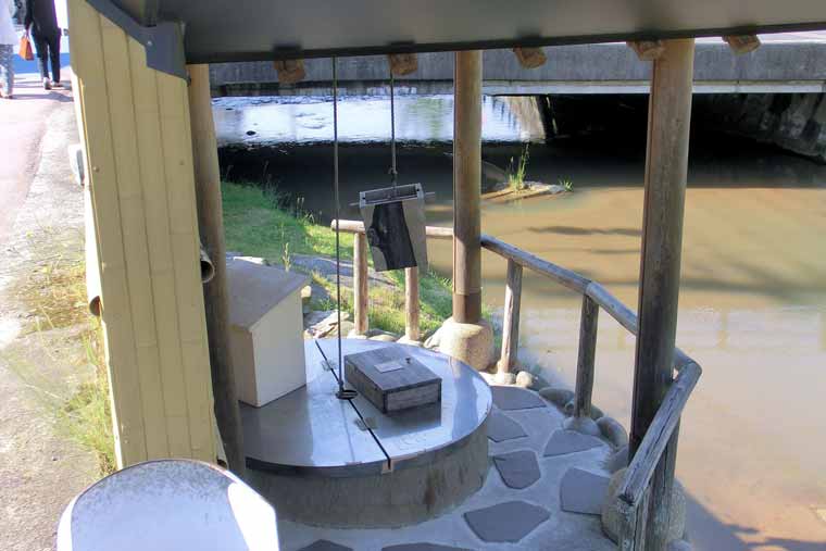 宮橋・湯閼伽の井戸(ゆあかのいど)「恋恋井戸」