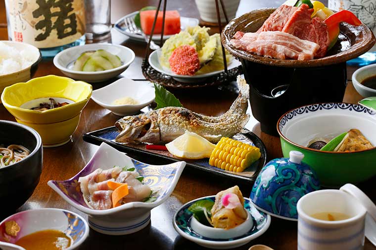 茅葺きのお宿かるかや