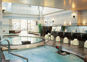１６種類の大浴場とホテル　北陸健康センターアラピア
