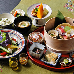 沖縄の滋味あふれる琉球朝食
