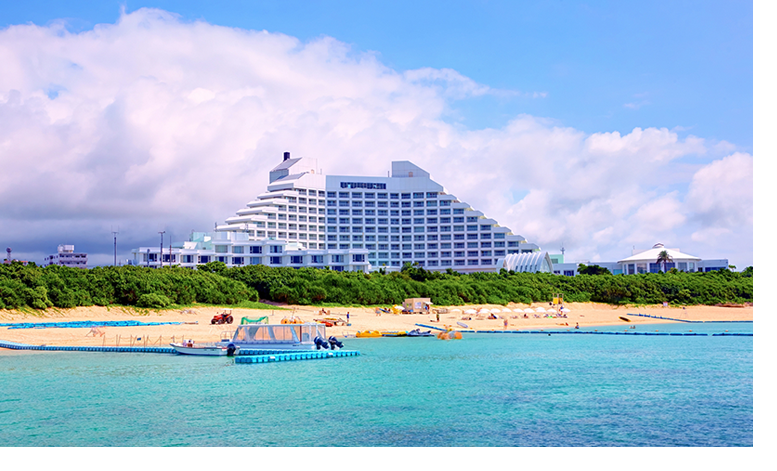 日本最南端の島、八重山諸島に位置する石垣島の中でも島内屈指のラグジュアリービーチリゾートホテルです