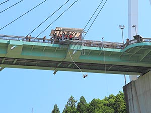 諏訪峡大橋　バンジージャンプ