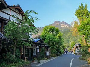 湯の坪街道