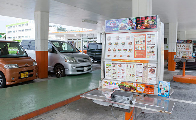 A＆W 屋宜原店（エイアンドダブリュ・やぎばるてん）