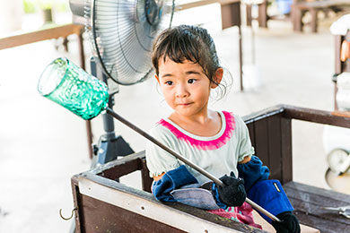 城下町では紅型や機織りなど、さまざまな体験ができます。