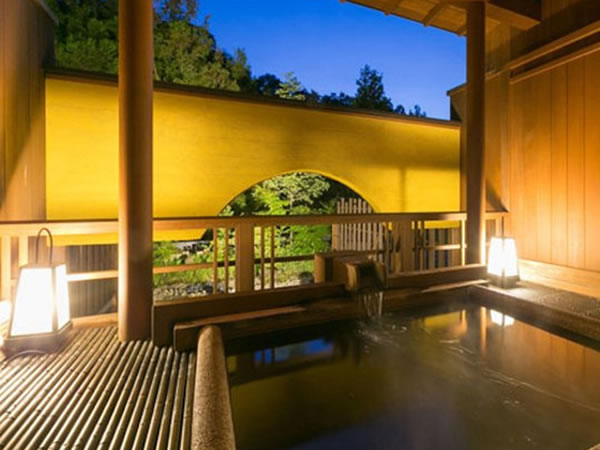 伊香保温泉　人気の露天風呂付客室と美味に和む宿　かのうや