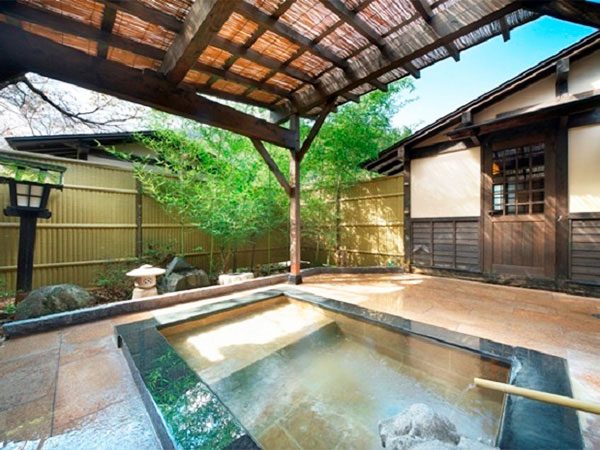 全室に専用の露天風呂のある甲斐の隠れ宿　真木温泉