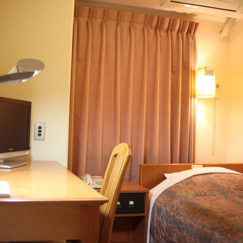 横浜平和プラザホテルの客室の写真