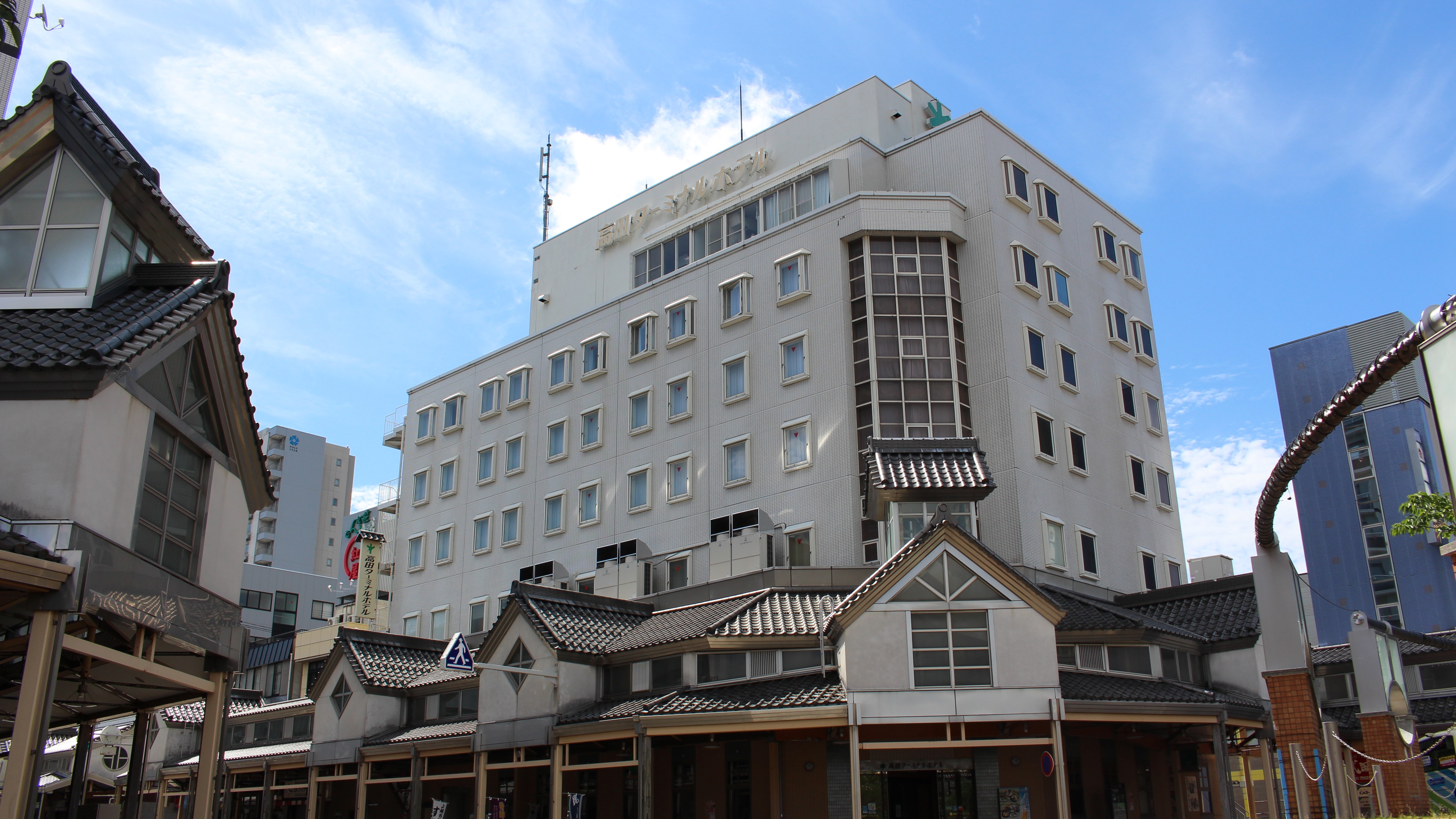 「天地人」の舞台になった春日山城と鮫ケ尾城の観光におすすめの格安ホテル