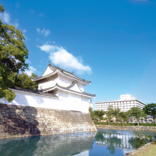 関西で大きな温水プールのあるおすすめのリゾートホテルを教えてください