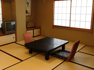ビジネスホテル地魚料理菊川の客室の写真
