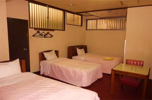 ビジネスホテル　マルヤマの客室の写真