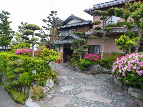 大阪府の淡輪遊園へ紅葉を訪ねる旅に便利な旅館