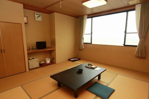 日間賀島　民宿松鶴の客室の写真