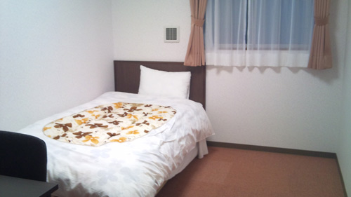 ビジネスホテルサンエイ沖ノ内の客室の写真