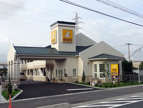 苫田ダム周辺の観光散策に便利なホテルは？