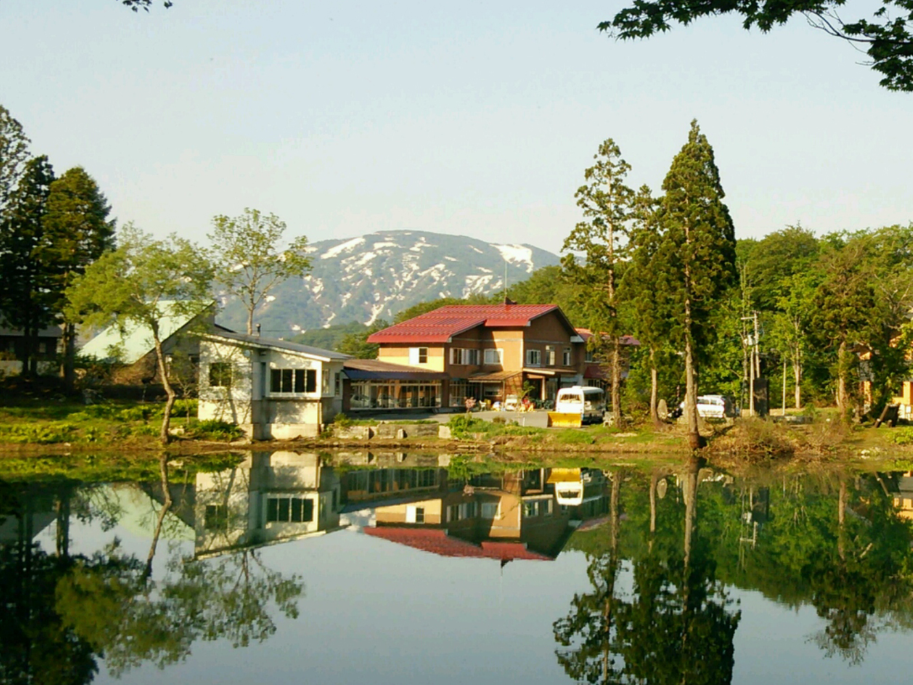 湖畔の宿 月山志津温泉 清水屋旅館
