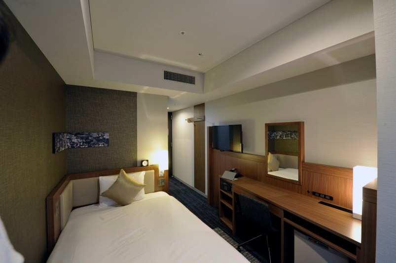 ホテルユニゾ大阪心斎橋の客室の写真