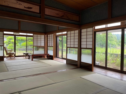 君津の里山に立つ広い平屋で田舎暮らし・観光釣りゴルフも／民泊の画像