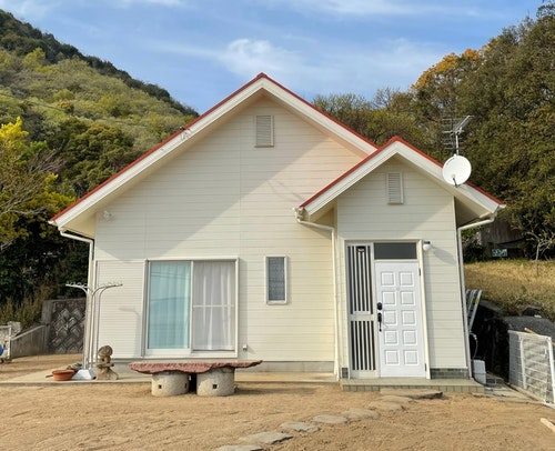 小豆島で山と海に囲まれた１軒屋。誰にも邪魔されないプライベート空間【Ｖａｃａｔｉｏｎ　ＳＴＡＹ提供】の写真