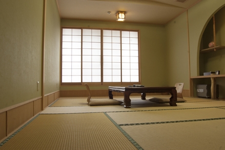 三関屋旅館の客室の写真