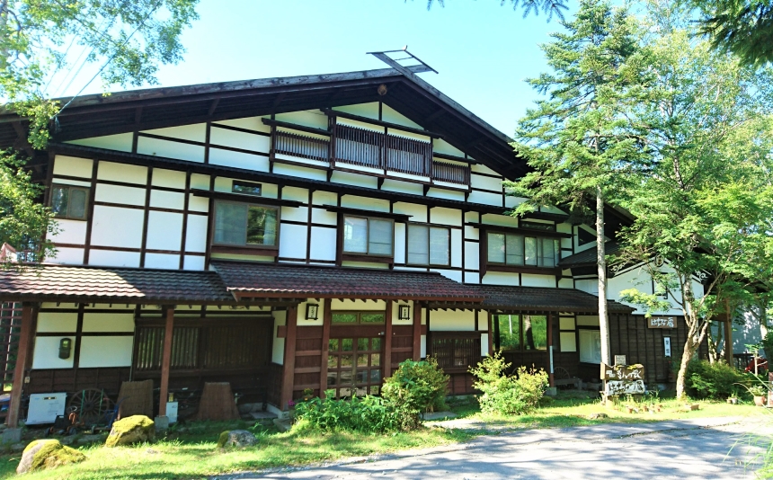 小さな森の宿ぎんのさじ・はちみつ蔵 施設全景