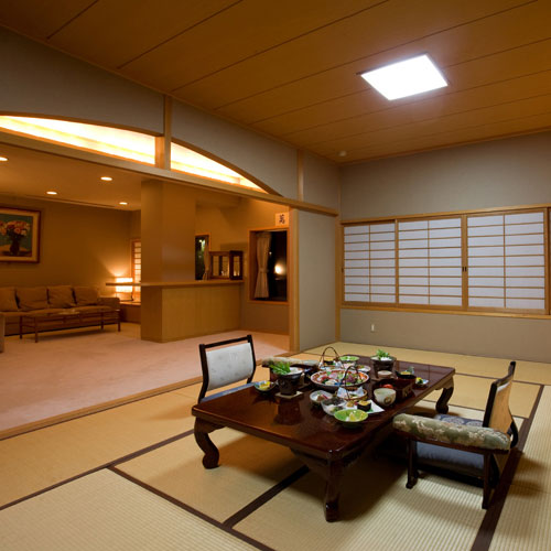 高知城下の天然温泉　三翠園（さんすいえん）の客室の写真