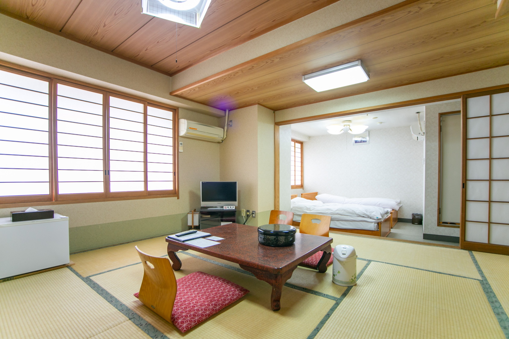 和モダン温泉館　湯布院あかりの宿の客室の写真