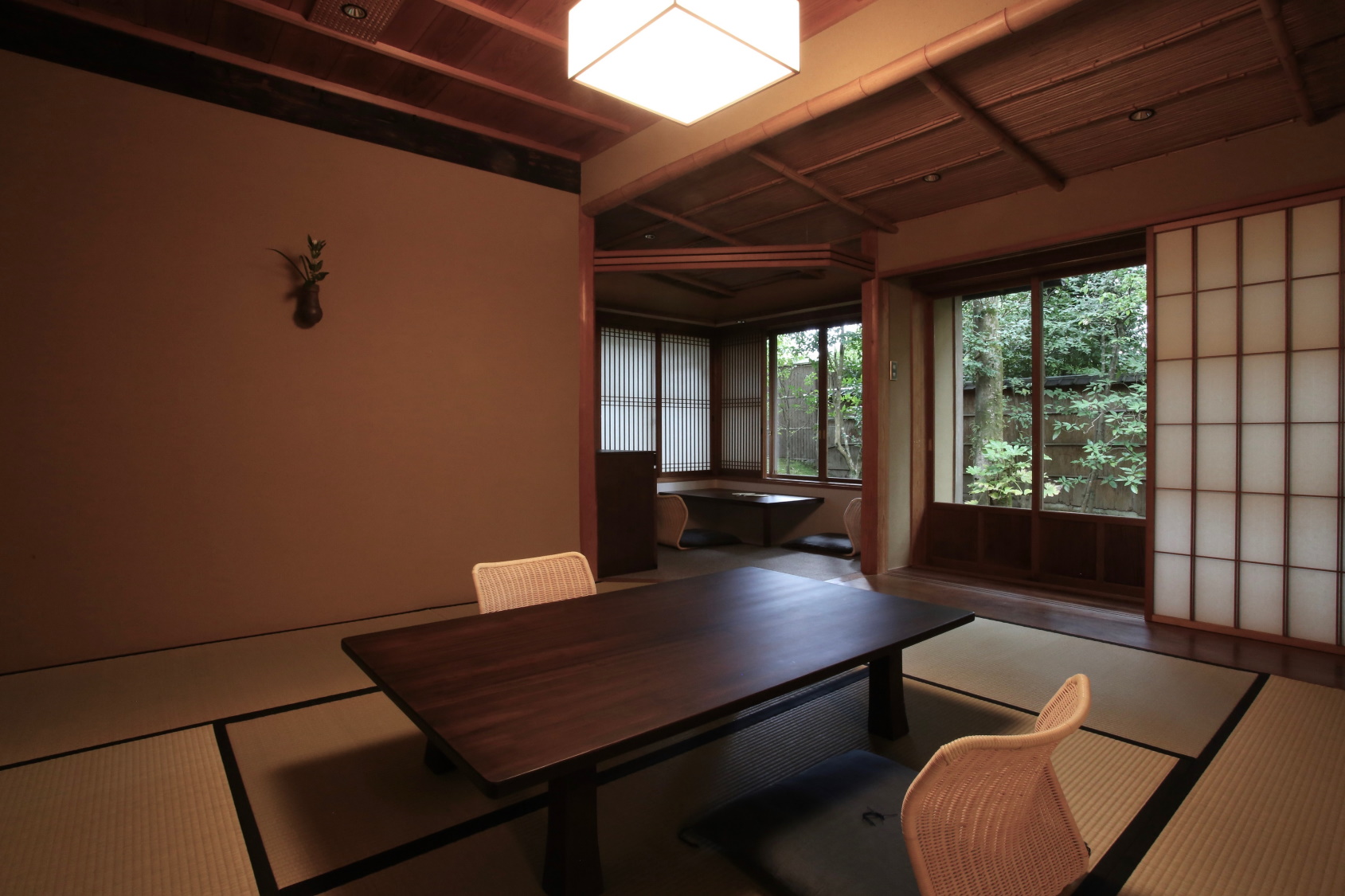 亀の井別荘の客室の写真
