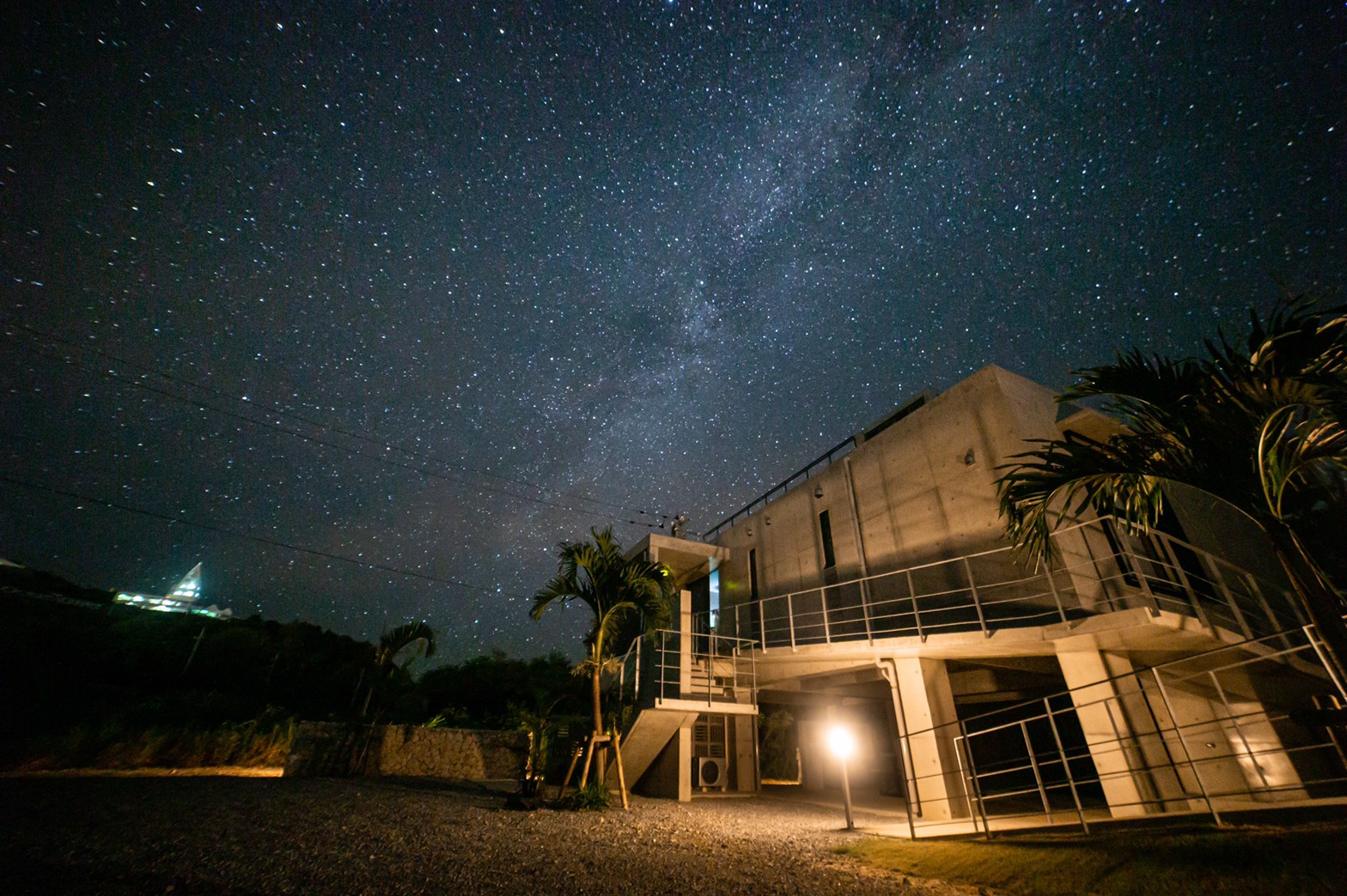 Ｋｏｕｒｉ　ｂｅａｃｈ　ｓｉｄｅ　ｖｉｌｌａ　“ＹＵＭＡＮＤＩ”（ユーマンディ）＜古宇利島＞の画像