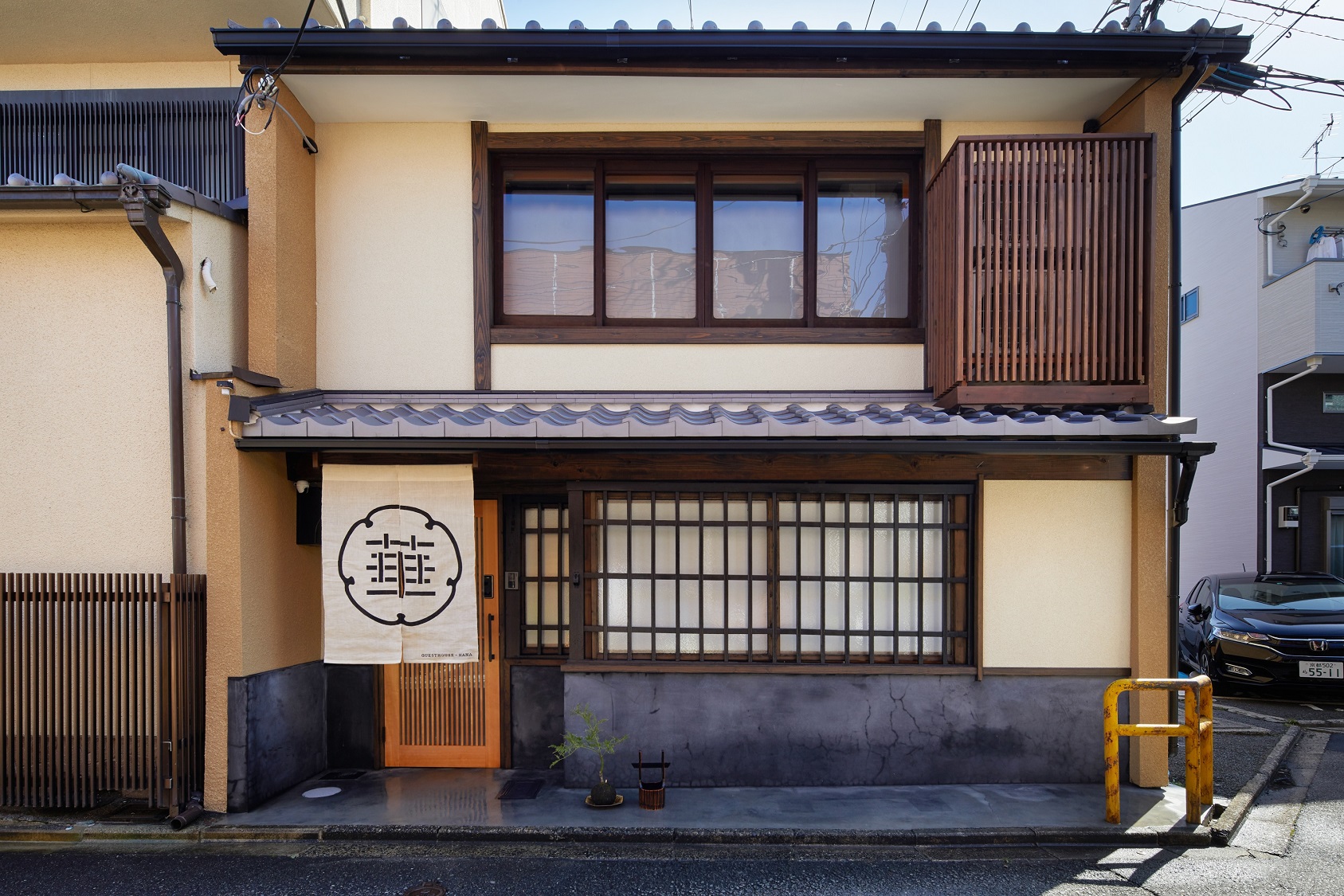 京都一棟貸し町屋旅館「華・雲来居」