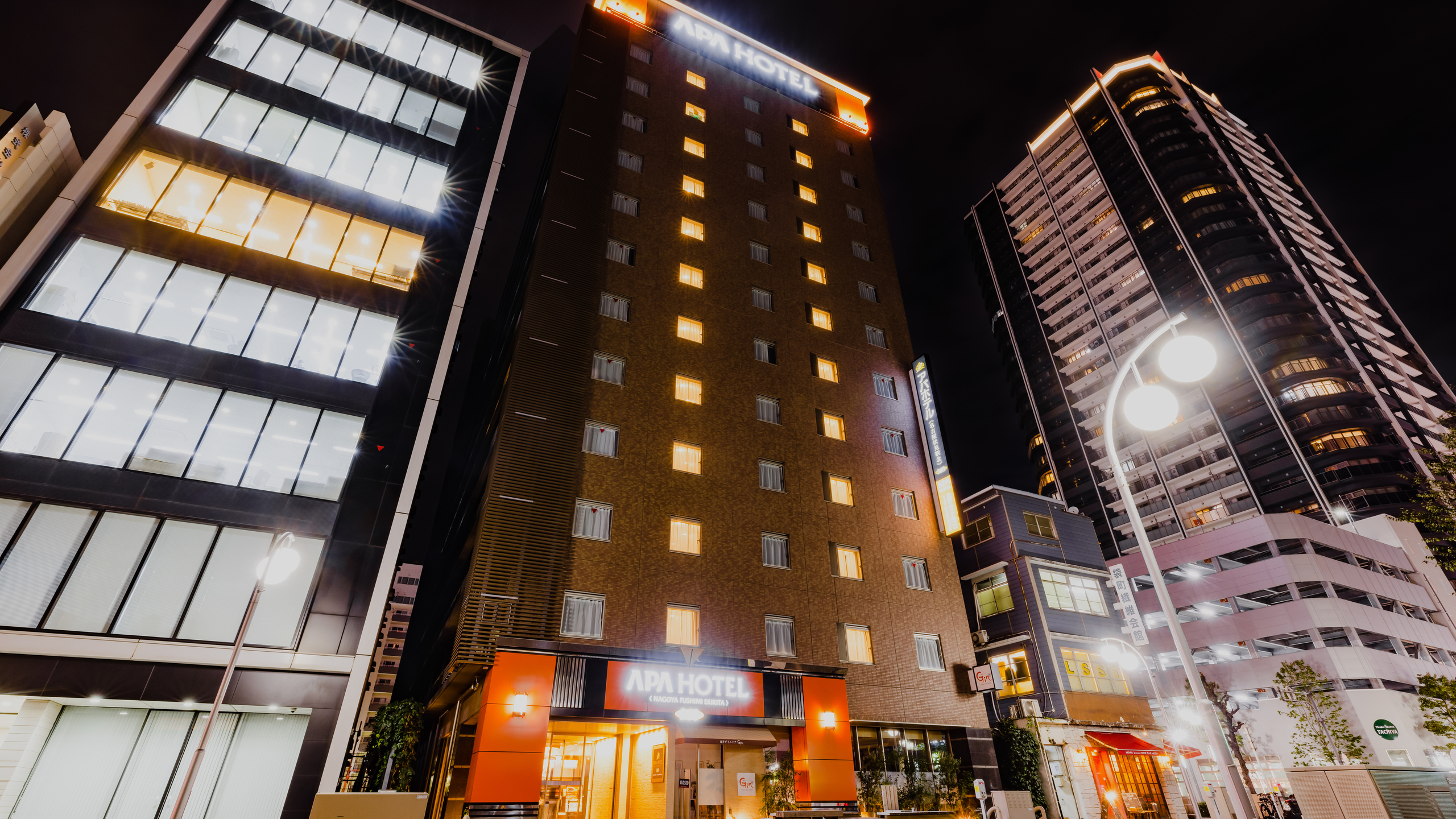 アパホテル〈名古屋伏見駅北〉の写真