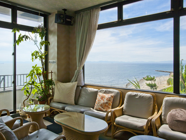 内海温泉　ホテル魚半日吉苑の客室の写真