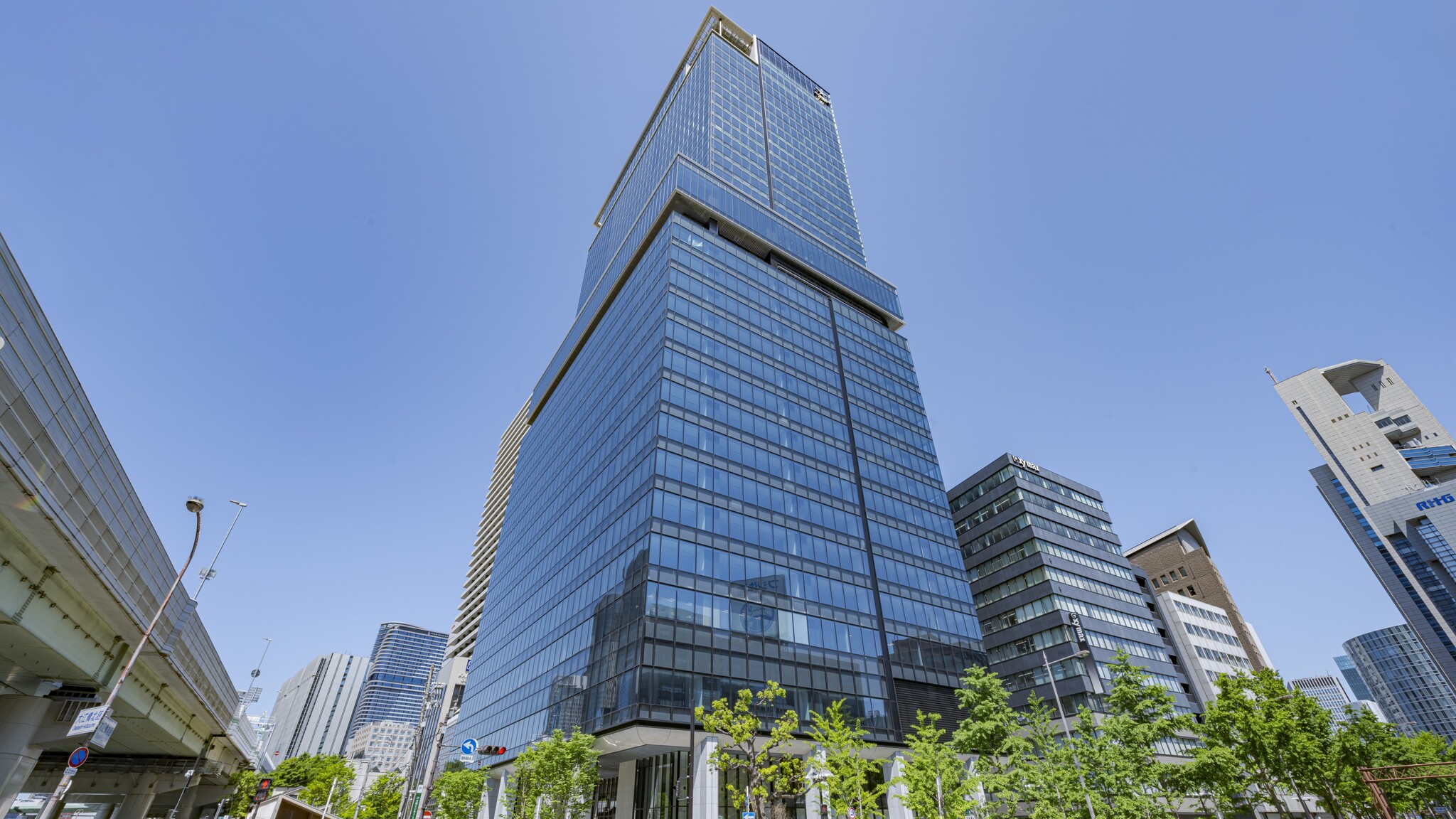 ＣＡＮＤＥＯ　ＨＯＴＥＬＳ（カンデオホテルズ）大阪ザ・タワー（２０２４年７月１７日オープン）　外観写真