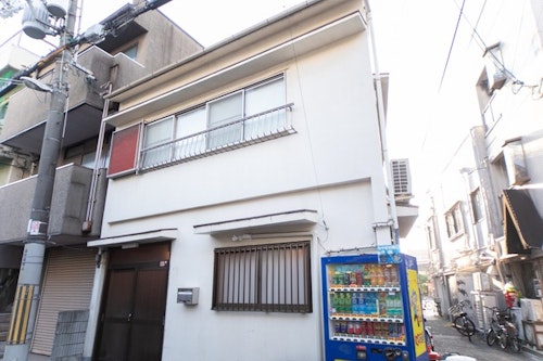 ８名様宿泊可・駅から徒歩１分の京セラドーム大阪に近い一軒家！／民泊【Ｖａｃａｔｉｏｎ　ＳＴＡＹ提供】の写真