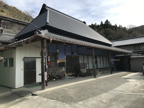 霊峰剣山　マウンテンビュー　四季の花々に囲まれて里山ハイキング　お山の民宿　茅蜩ひぐらし　＾