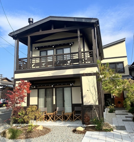 古い街並み 宮川沿いに佇む瀟洒なお家 ^