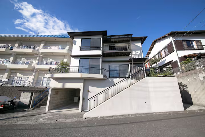 湯河原「ゲストハウス城堀の家」