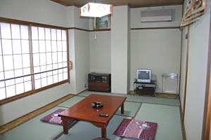 越後湯沢の温泉宿・湯沢スキーハウスの客室の写真