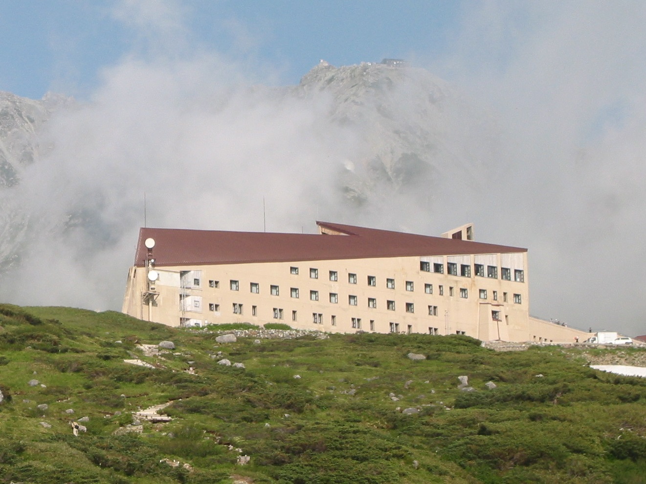 雪の大谷を楽しむ立山黒部アルペンルートのおすすめホテルは？