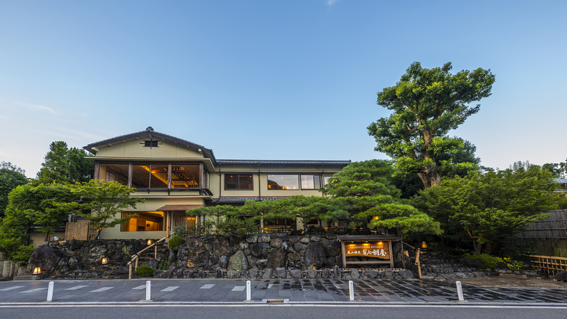 公共機関に便利で観光が楽しめる京都嵐山のホテルは？