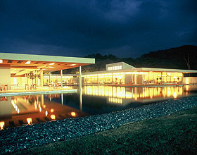 関西周辺で子連れ家族におすすめのプールと温泉が楽しめるホテルは？