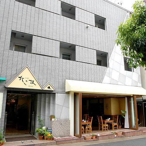 神戸異人館へ女性一人旅するのに安心なホテルかペンションは？
