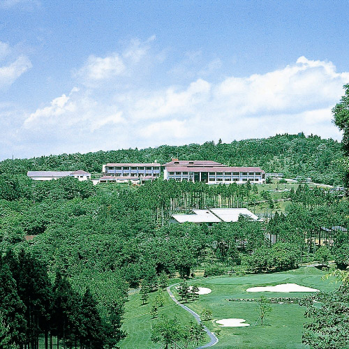 関西の避暑地「青山高原」へドライブした後に泊まりたい温泉があるホテル
