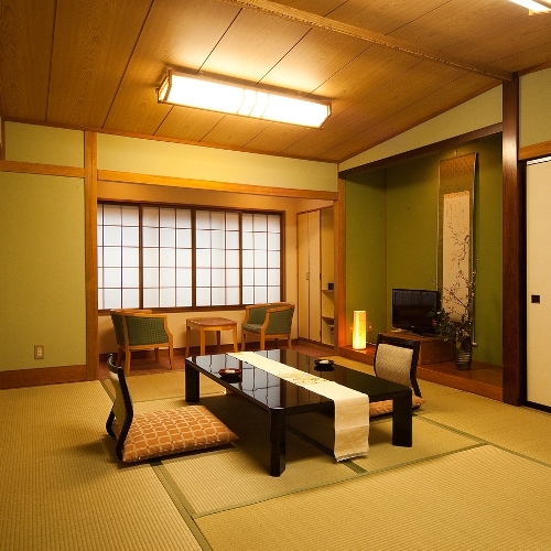 弥彦温泉　和とフレンチの宿　ホテルヴァイスの客室の写真
