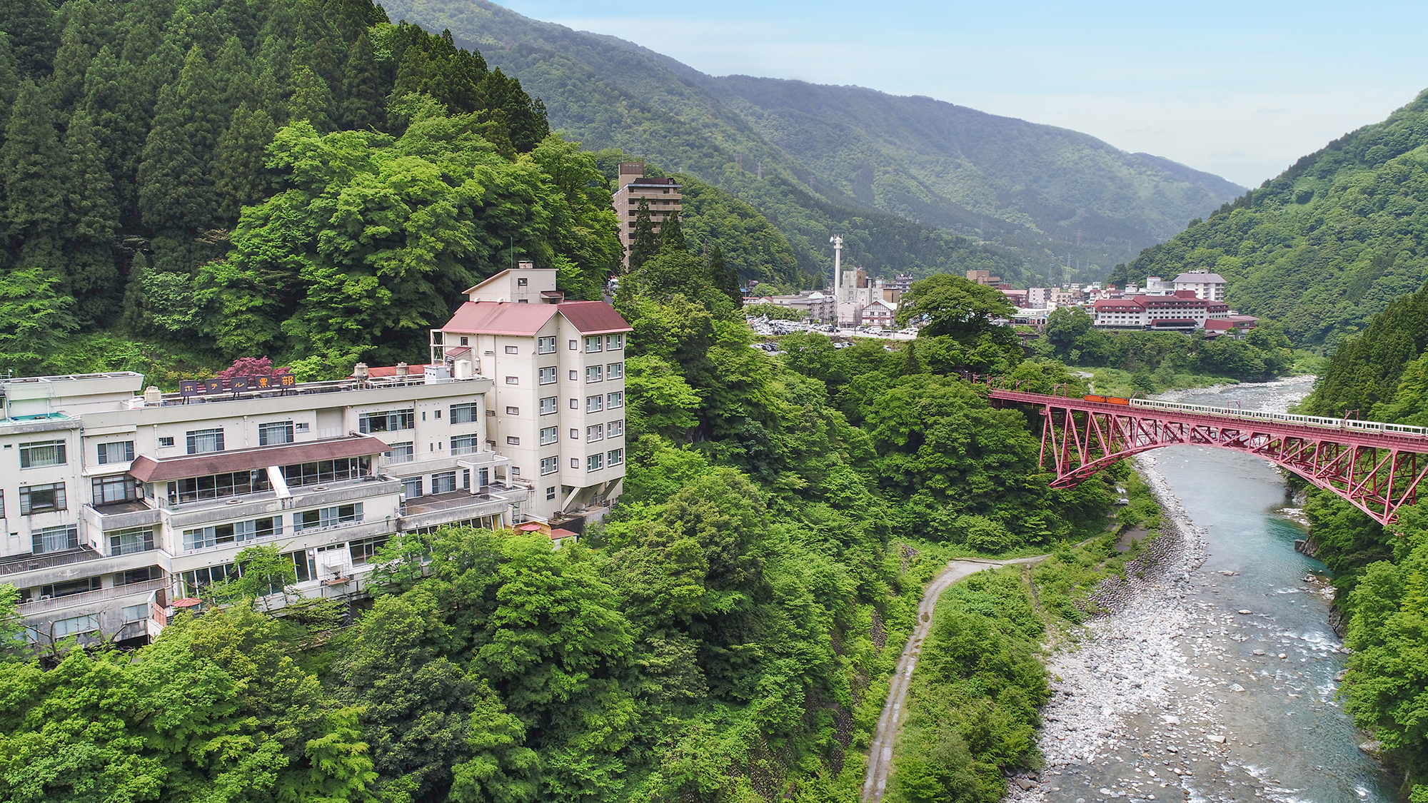 富山県の温泉と観光に便利な宿