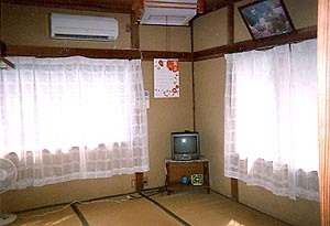 年間民宿　くろえむ荘の客室の写真