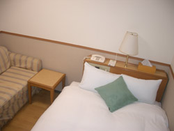 スマイルホテル厚木の客室の写真