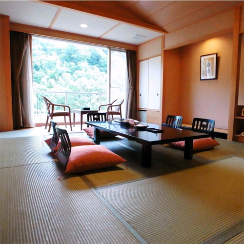 伏尾温泉　不死王閣の客室の写真